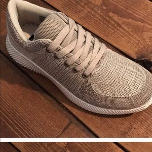 Naughty Monkey Sneaker